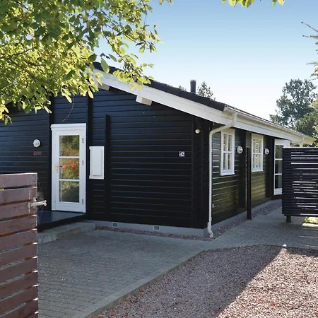 Holiday home Five-Bedroom Holiday Home In Vejby *